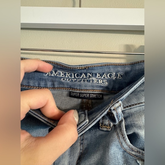 🚫sold🚫American Eagle Midi Super Super Stretch Distressed Short - Picture 2 of 6
